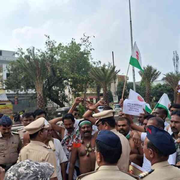 farmers-in-marathwada-protest-over-flood-aid-bundle-disbursal-delay