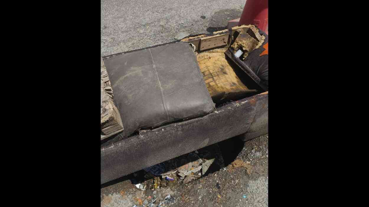bengaluru-pothole-will-get-a-sofa-as-a-substitute-of-restore,-web-jokes-‘modern-issues-require-some-type-of-resolution’