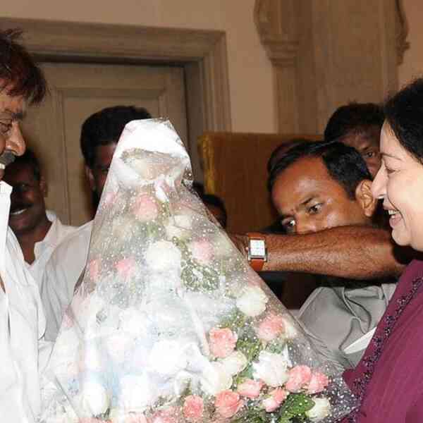 how-a-rattled-jayalalithaa-tackled-vijayakants-political-attain