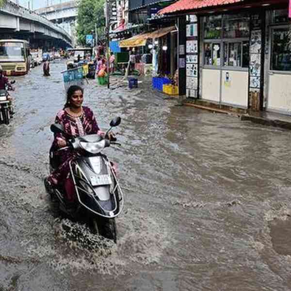 monsoon-rains-live:-red-alert-throughout-a-number-of-kerala,-tamil-nadu-districts-immediately;-vacation-declared-for-faculties,-schools
