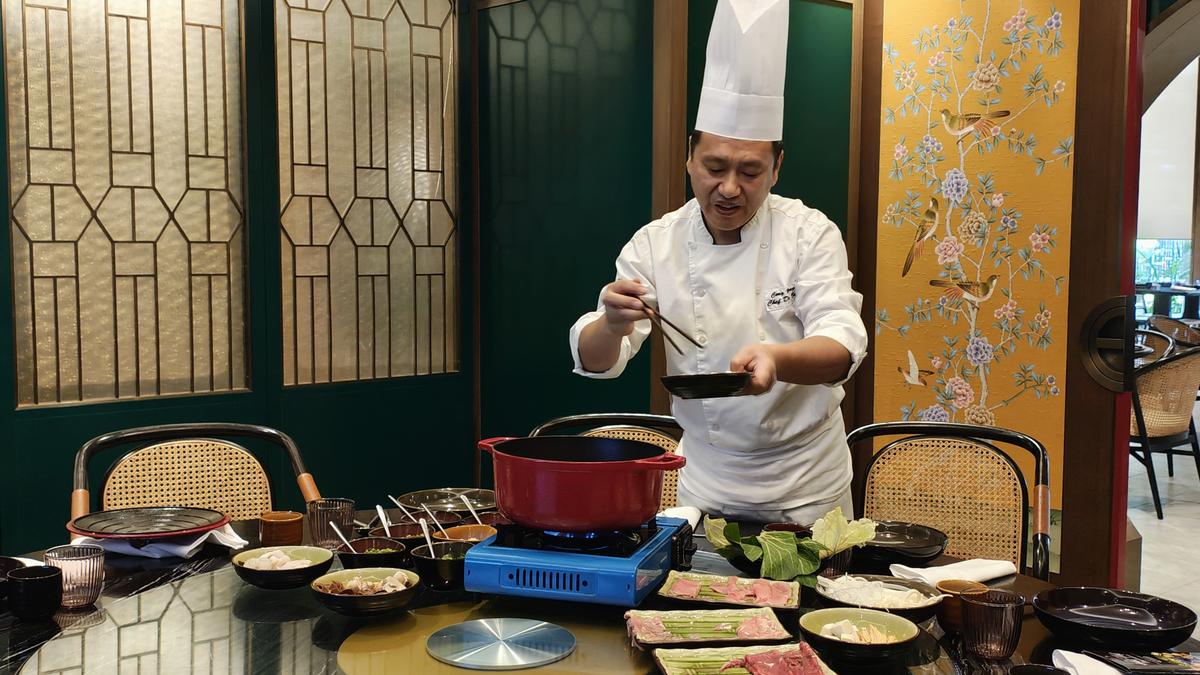 enjoy-chinese-scorching-pot-at-hyatt-regency-trivandrum