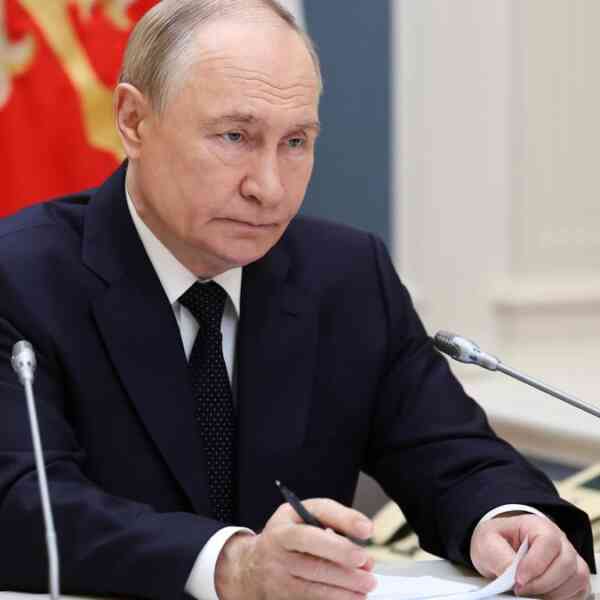 putin-directs-drills-of-russian-nuclear-forces-as-his-budapest-summit-with-trump-is-placed-on-maintain