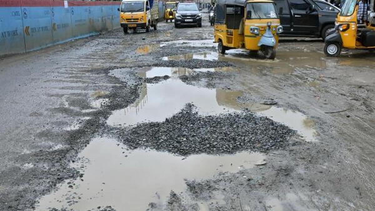 police,-residents-elevate-security-issues-over-pothole-ridden-roads