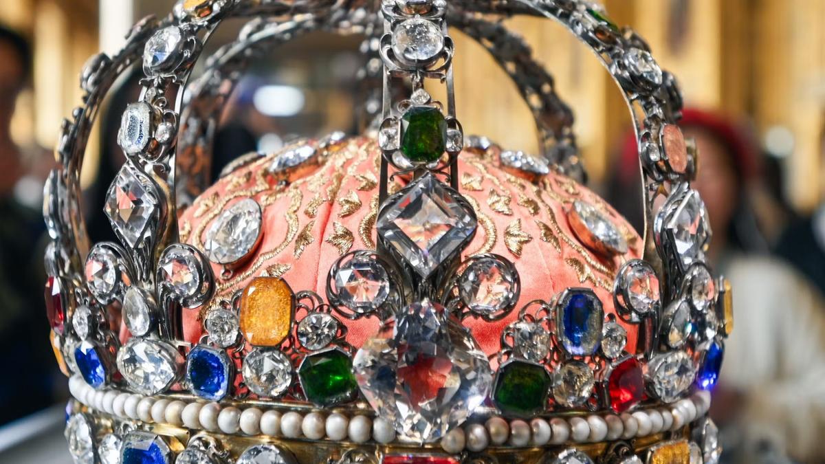 what-will-occur-to-louvre-jewelry-after-heist?-there-are-two-possible-eventualities