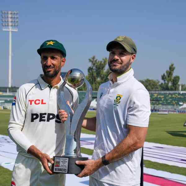 pak-vs-sa-second-test:-south-africa-thrashes-pakistan-by-8-wickets-to-degree-sequence