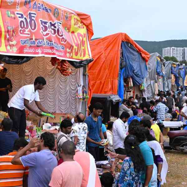 Ahead of Diwali, massive rush to purchase firecrackers in Vizag ...