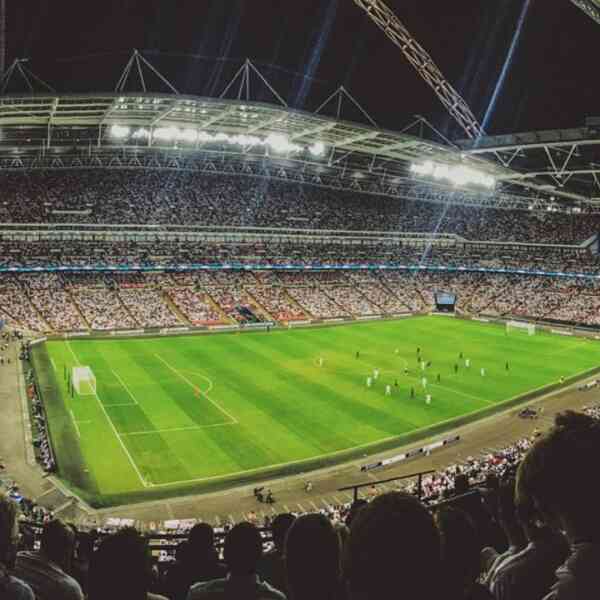 Premier League for Burnley and Leeds: How much is promotion worth ...