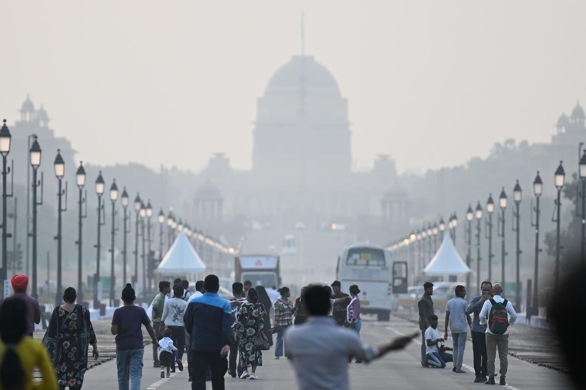 Delhiites breathe 'poor' air for fourth day in a row; no respite ...