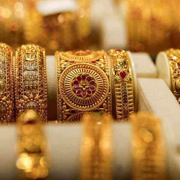 Gold price surges ₹2,600 to hit fresh peak of ₹1.26 lakh/10 g ...