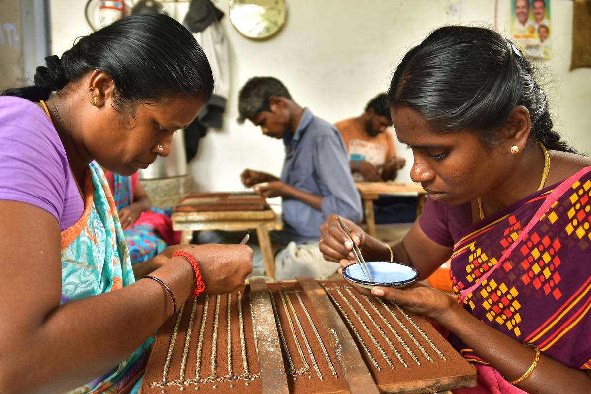High price of silver affects anklet orders for Deepavali this year ...