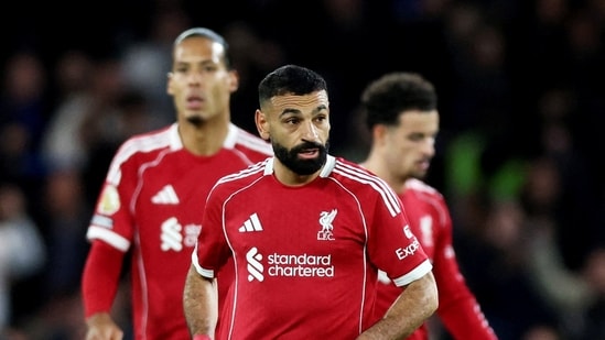 Liverpool's last-gasp defeat against Chelsea helps Arsenal ...