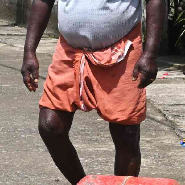 Panic booking hits supply of LPG cylinders in Kochi - The Hindu