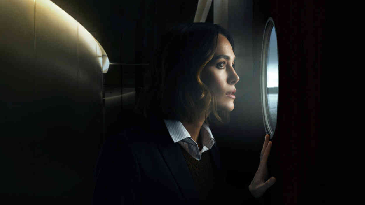 The Woman in Cabin 10 Review: A Simple, Fast Thriller, Straight to ...