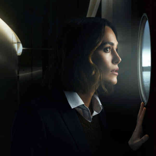 The Woman in Cabin 10 Review: A Simple, Fast Thriller, Straight to ...