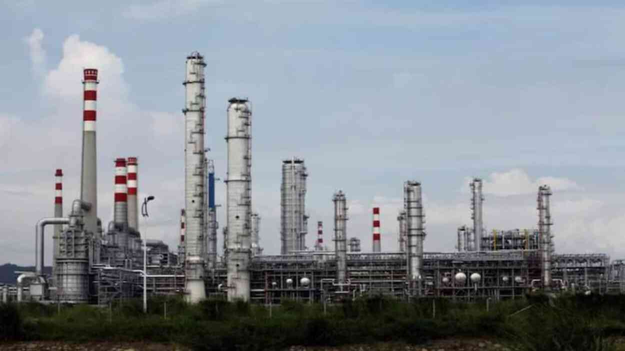 EU sanctions Nayara's Gujarat refinery over Russian oil ties ...