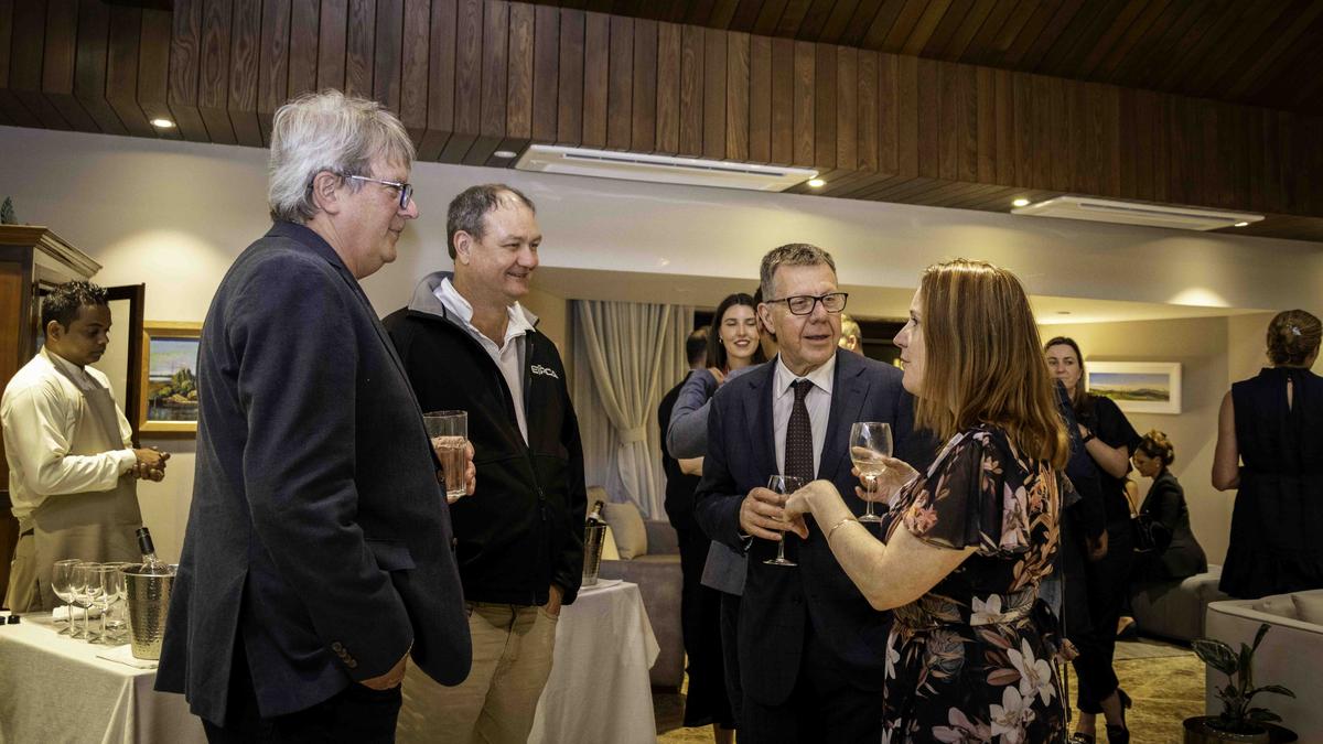 australian-mining-corporations-choose-india-over-china