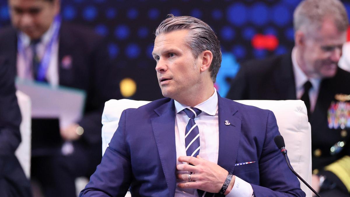 us.-and-china-conform-to-arrange-direct-army-communication-channels,-hegseth-says