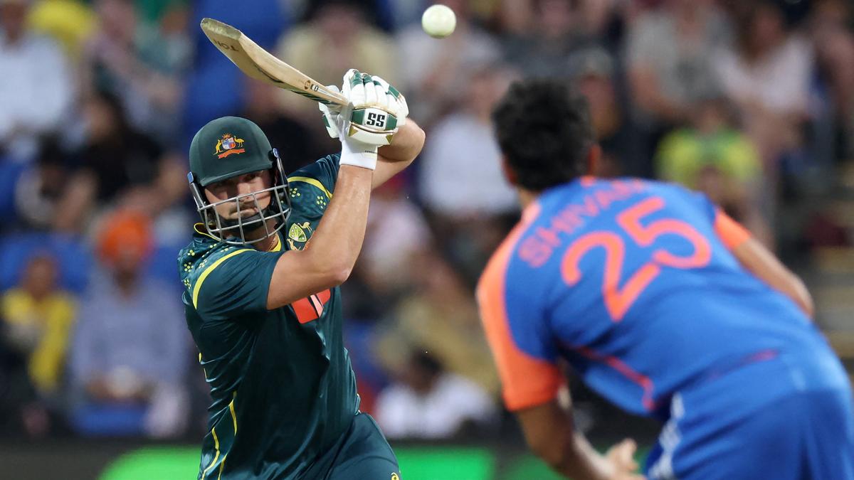 aus-vs-ind-third-t20i:-david,-stoinis-steer-australia-to-186,-arshdeep-takes-three-wickets-on-return