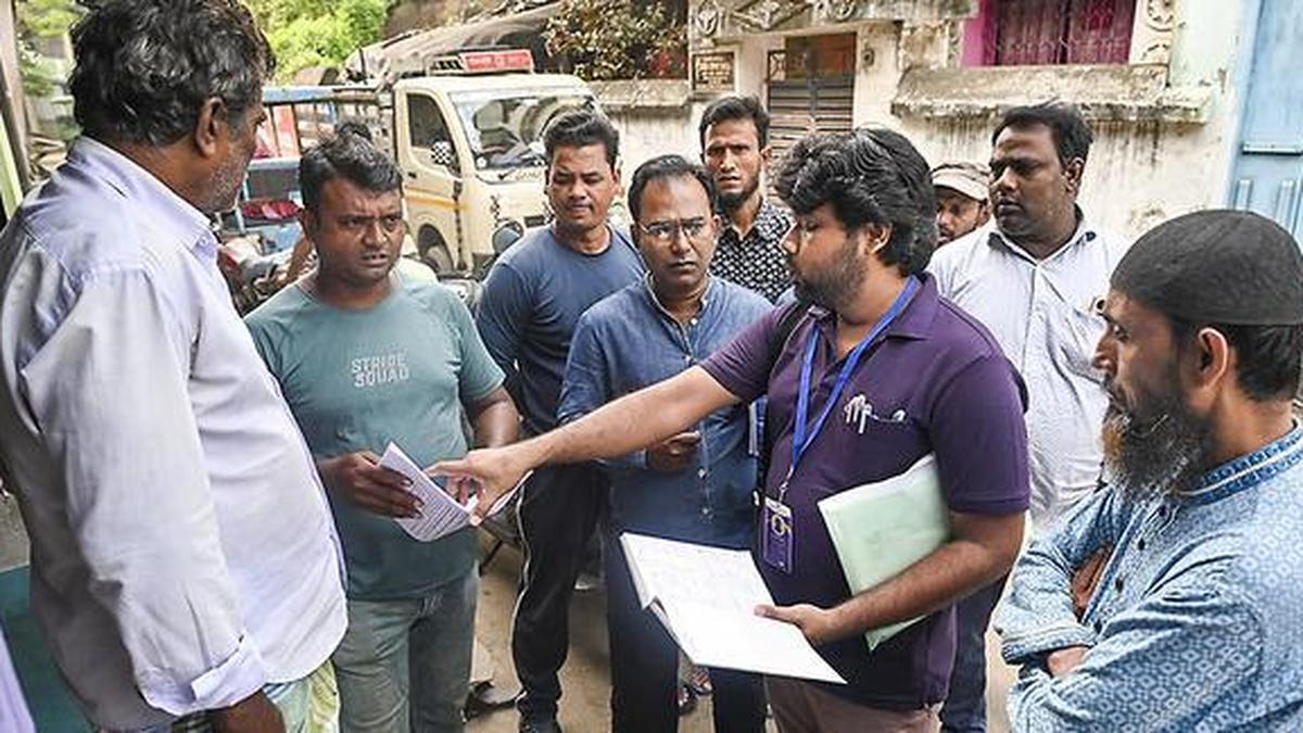 tmc-begins-outreach-scheme-banglar-vote-raksha-for-voters-amid-sir-in-bengal