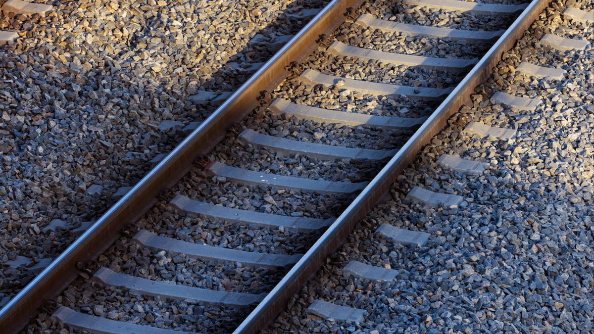 crushed-stones-beneath-our-railway-tracks?-why?