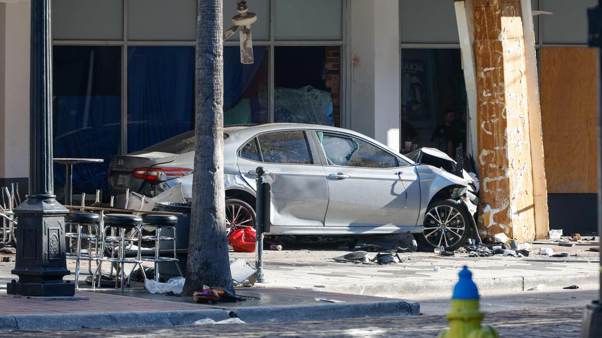 four-killed,-11-injured-as-automobile-fleeing-police-slams-into-bar-in-florida