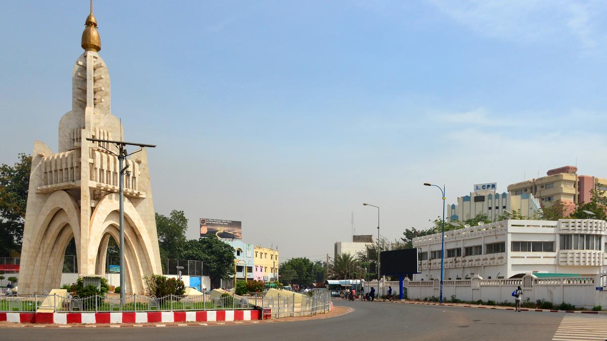 armed-males-in-mali-publicly-killed-tiktok-influencer,-authorities-say