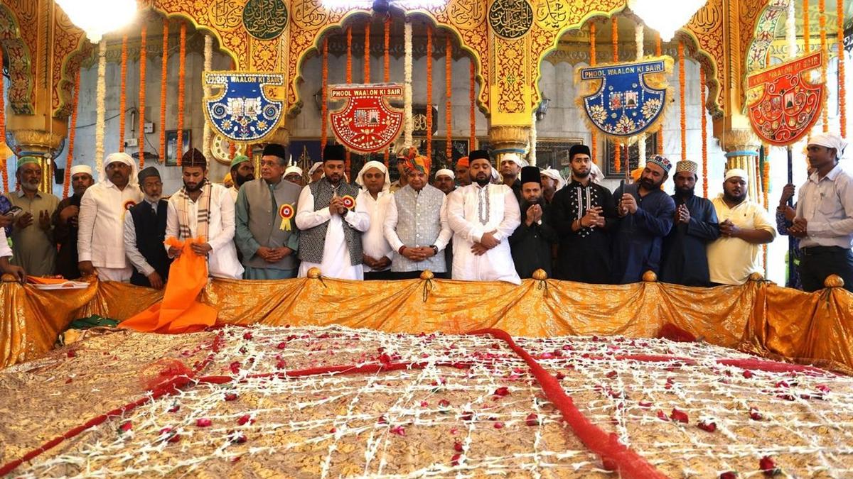 no-official-affirmation-but:-phool-walon-ki-sair-organisers-to-l-g