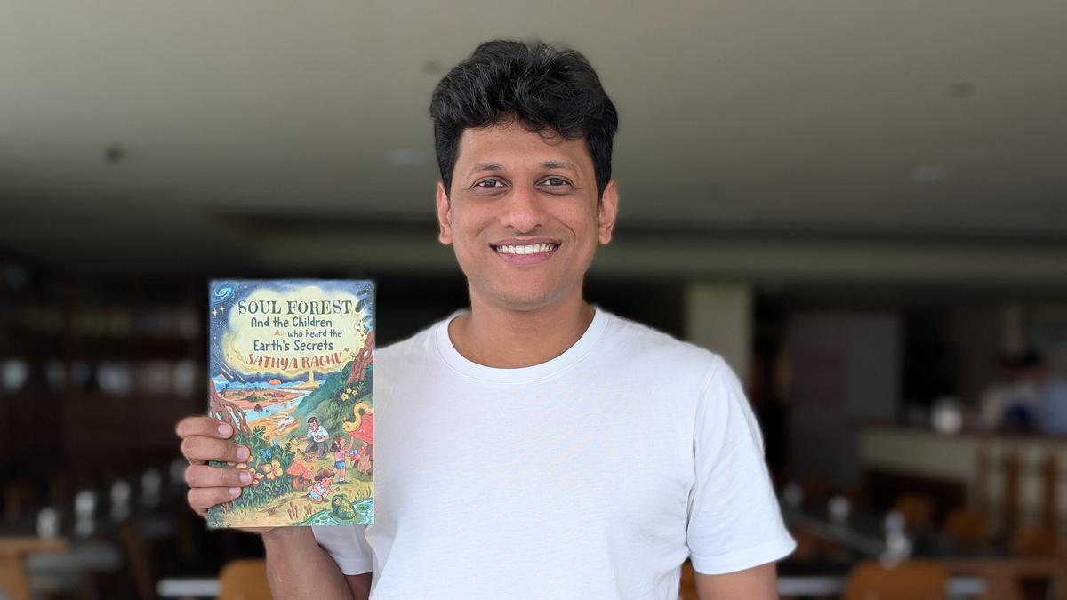 an-illustrated-guide-affords-a-more-in-depth-have-a-look-at-the-universe,-planet-and-evolution-of-life