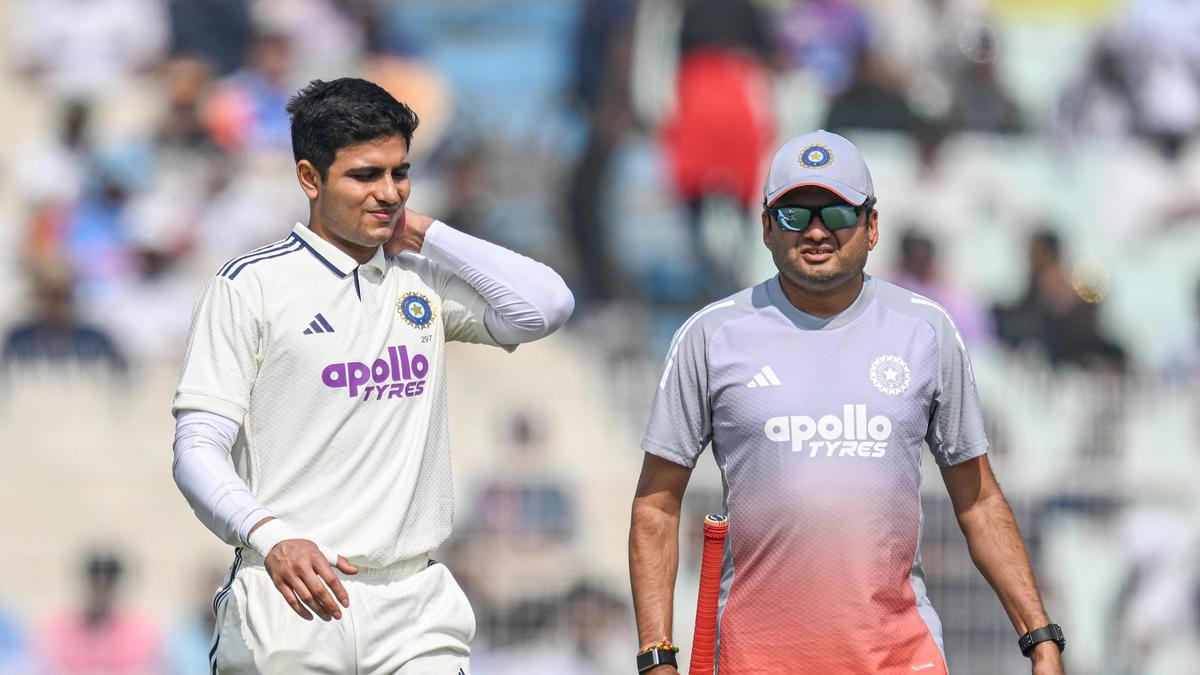 ind-vs-sa-first-test:-captain-shubman-gill-retires-harm-with-neck-sprain