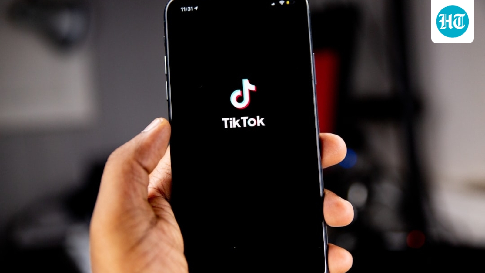 what-is-tiktoks-flip-the-camera-pattern?-why-is-it-going-through-main-backlash?-here’s-what-to-know