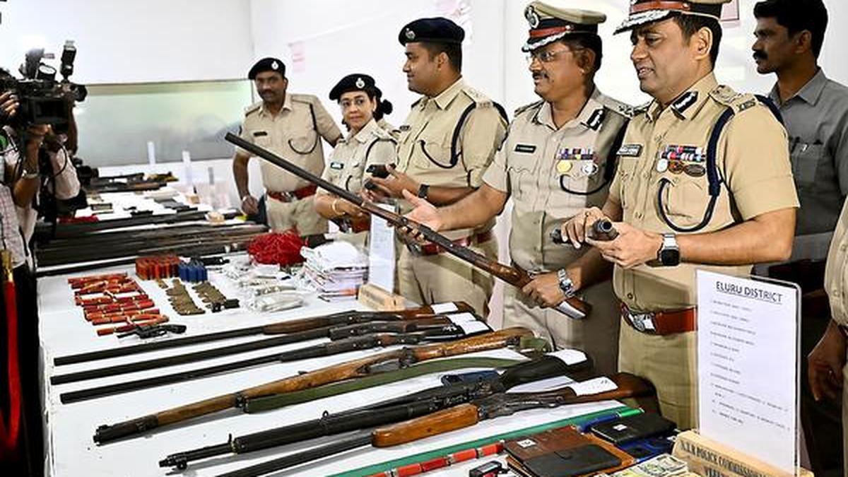 tracking-the-reported-decline-of-left-wing-extremism:-infographics