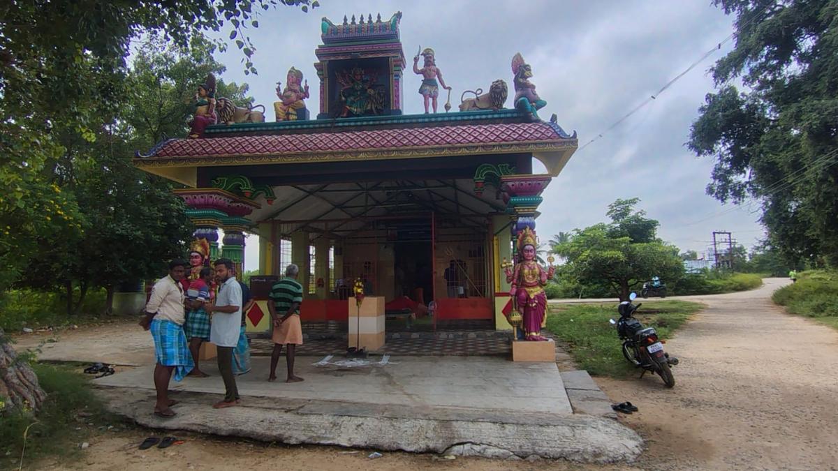 gold,-silver-objects-stolen-at-temple-near-arakkonam
