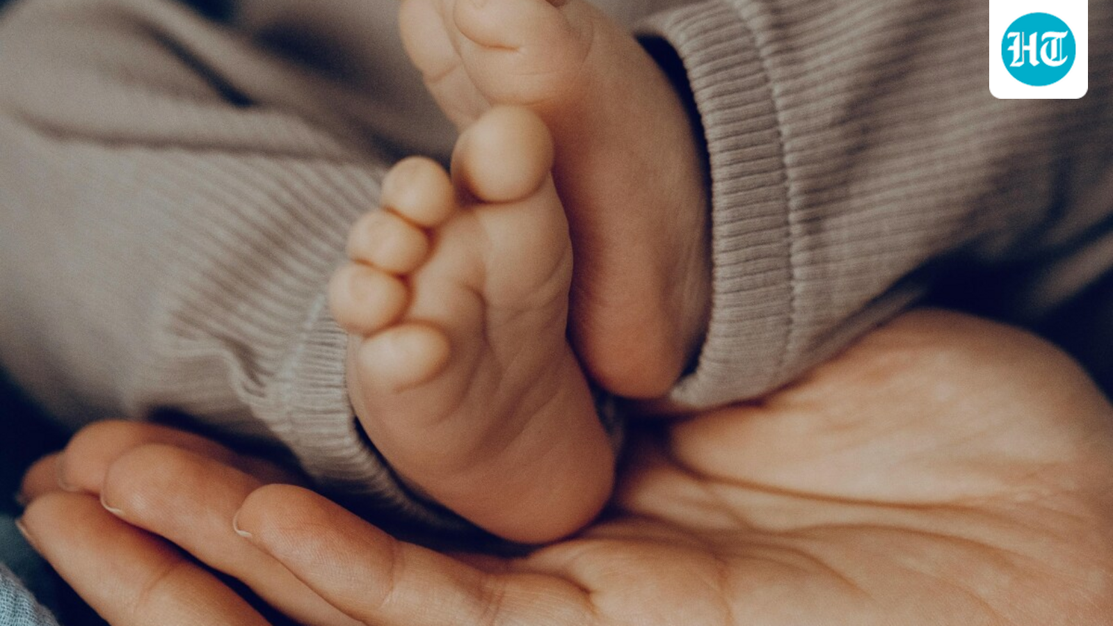 employee-says-manager-urged-him-to-work-from-hospital-while-wife-was-in-labour:-‘the-worst-part?-i-can’t-quit’