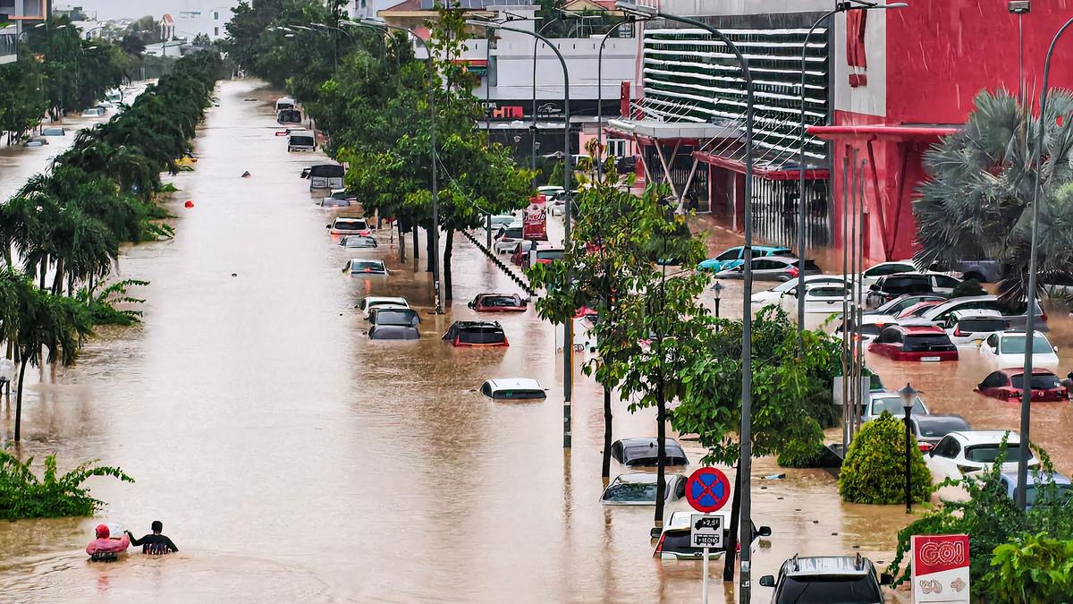 vietnam-flood-death-toll-rises-to-90