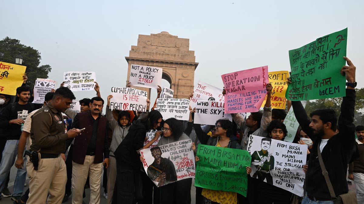 protesters-demand-clean-air-amid-worsening-pollution;-5-detained