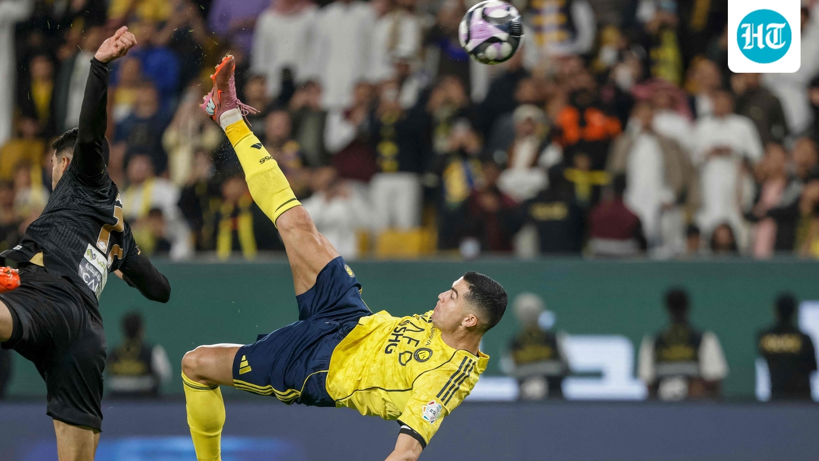 cristiano-ronaldo-defies-gravity-with-acrobatic-volley,-scores-from-bicycle-kick-for-al-nassr-–-watch