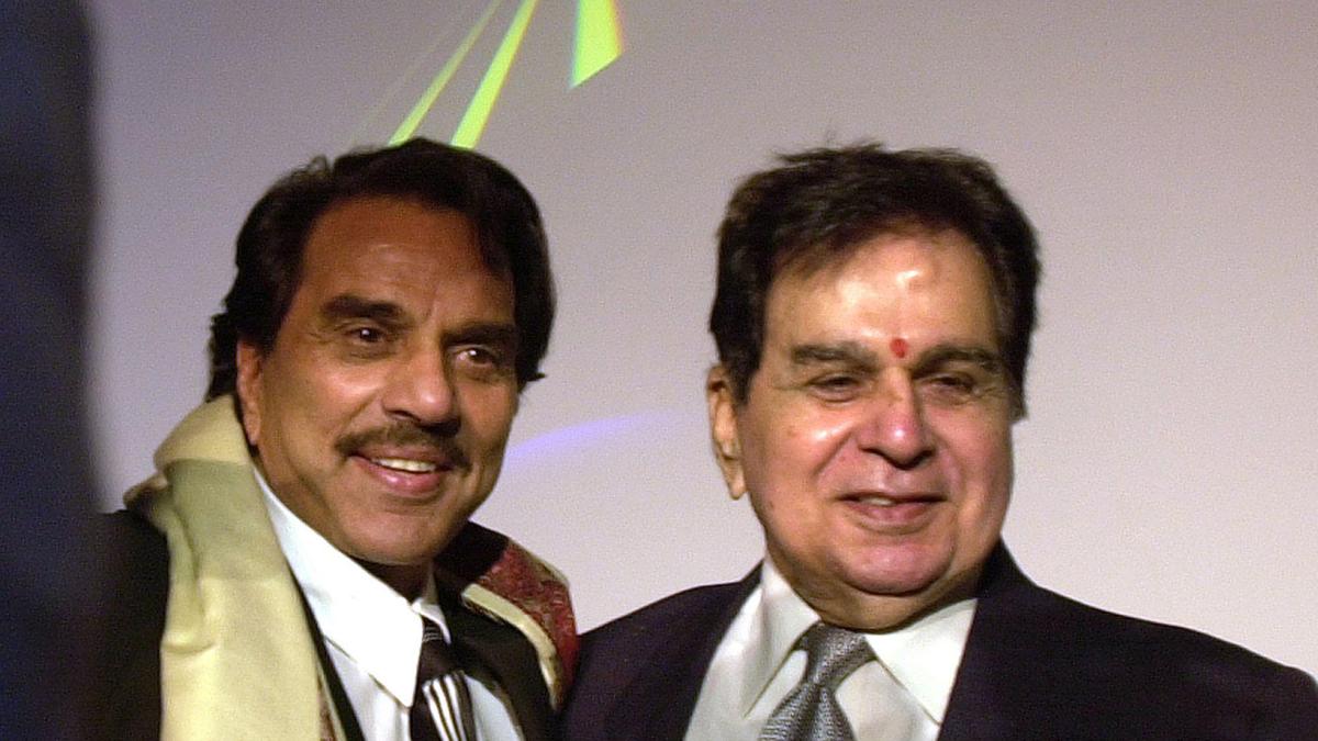 dharmendra-and-dilip-sahab-were-like-brothers:-saira-banu