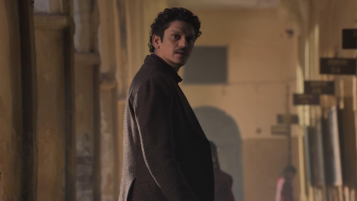 gustaakh-ishq-movie-review:-when-poetry-becomes-verbose