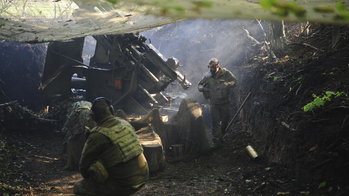 Russia seizes Ukrainian border villages as its massive bombing ...