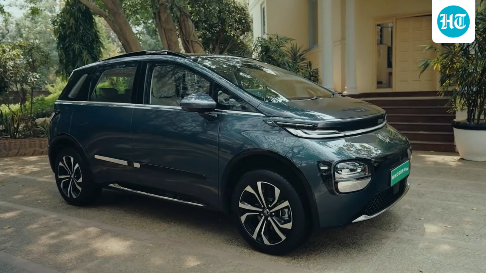 mg-rolls-out-december-discounts-on-zs-ev,-comet-ev,-hector-and-gloster