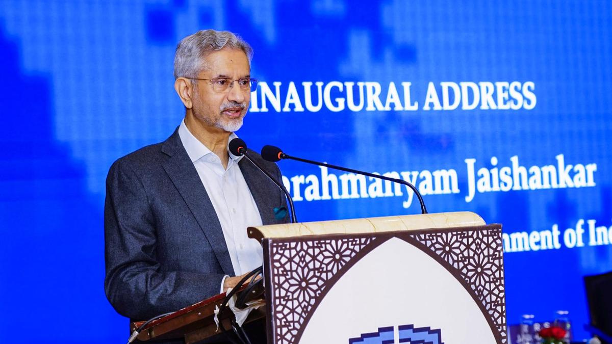 countries-creating-roadblocks-in-flow-of-talents-across-borders-will-be-‘net-losers’:-jaishankar-on-issues-linked-to-immigration,-h-1b-visas