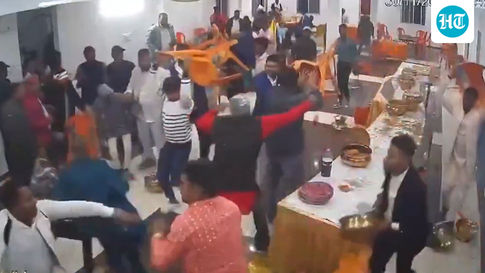 violent-fight-breaks-out-at-bihar-wedding-over-rasgulla-shortage,-video-goes-viral