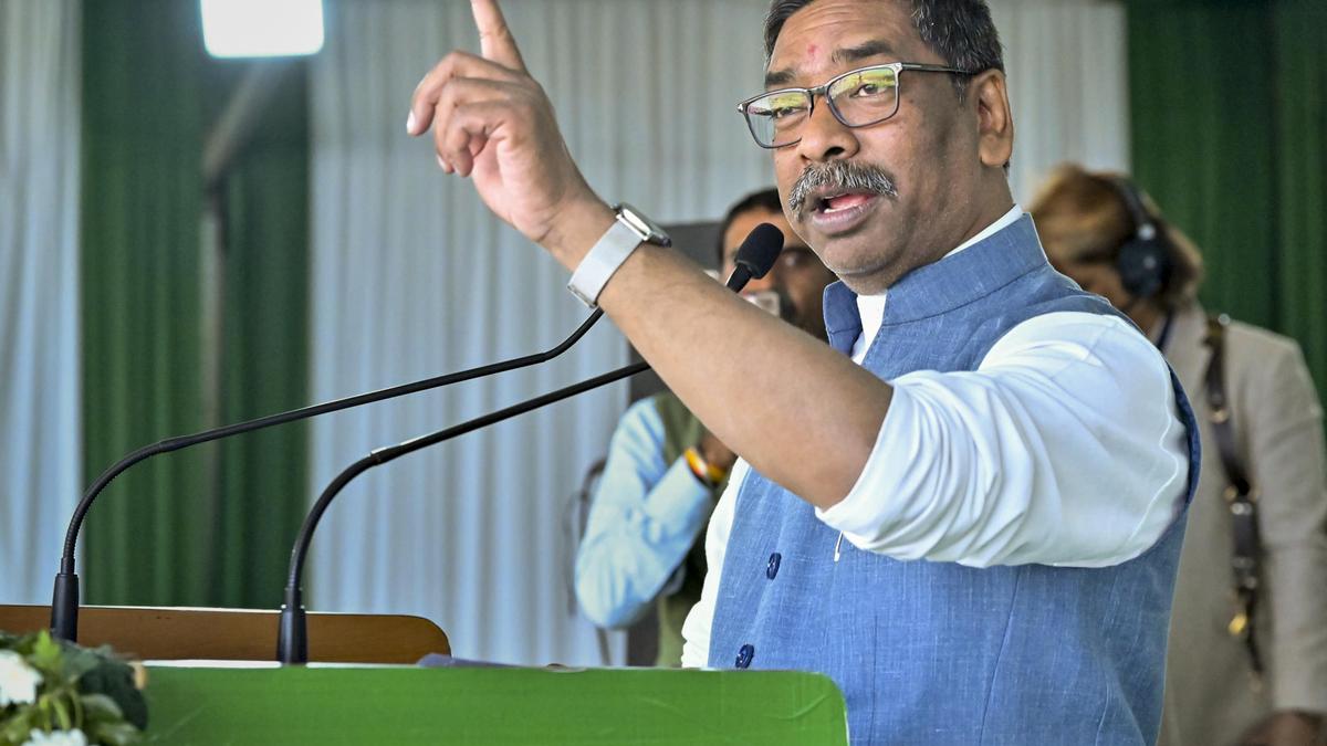 government-stands-firmly-with-the-youth-at-every-step:-hemant-soren