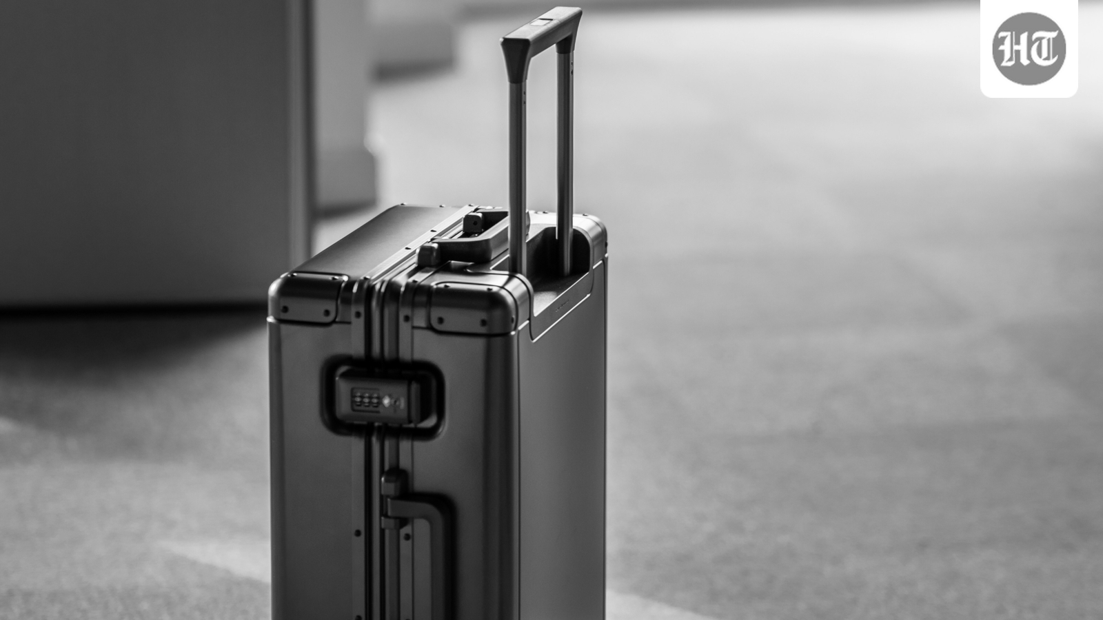 woman-reaches-kochi-from-delhi,-her-suitcase-doesnt:-spouse-blames-indigo