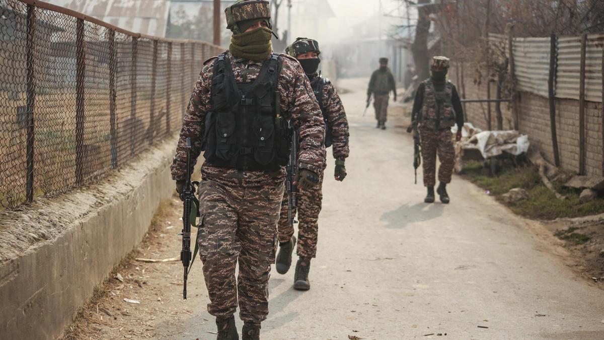 red-fort-blast-case:-delhi-court-extends-nia-custody-of-three-doctors,-preacher-by-four-days