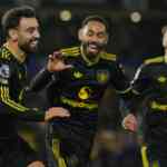 Two-goal Bruno Fernandes leads rampant Manchester United to 4-1 win at hapless Wolves