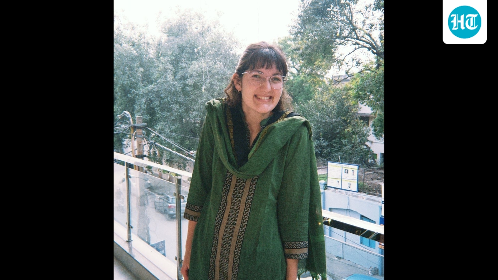 hating-wont-help:-french-woman-urges-indians-to-stop-spreading-negativity-about-their-own-country