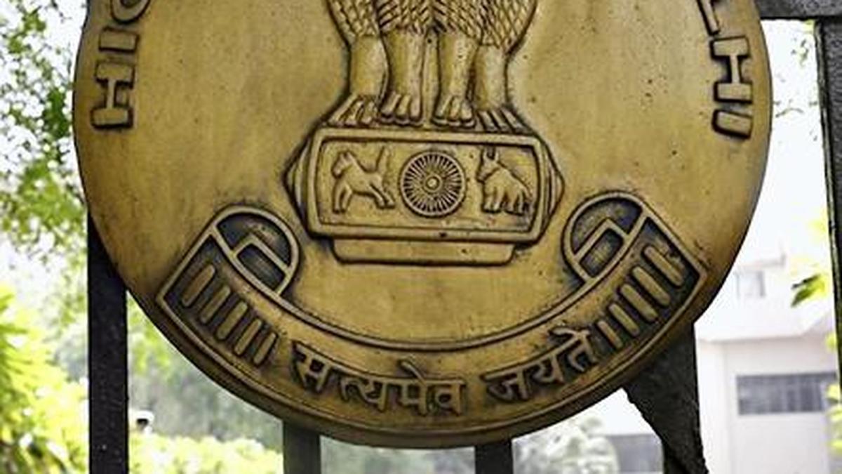 delhi-hc-directs-continued-treatment-for-6-year-old-mauled-by-pitbull,-seeks-action-taken-report-from-police