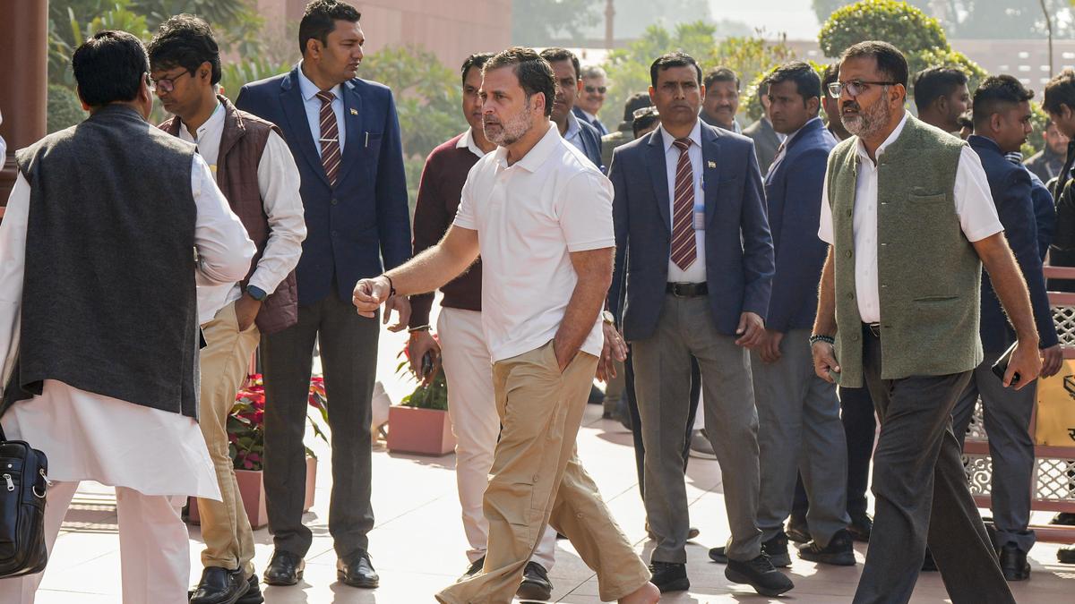 conspiracy-to-dismantle-public-institutions-detrimental-to-india’s-future:-rahul-gandhi