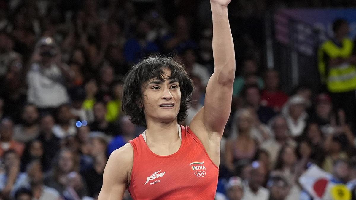 vinesh-phogat-announces-return-to-wrestling,-a-year-after-paris-olympics-disqualification